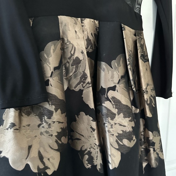 Beautiful Evening Dress 🖤 Size 6 - Picture 3 of 7